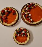 Siera kūka ar smiltsērkšķu glazūru